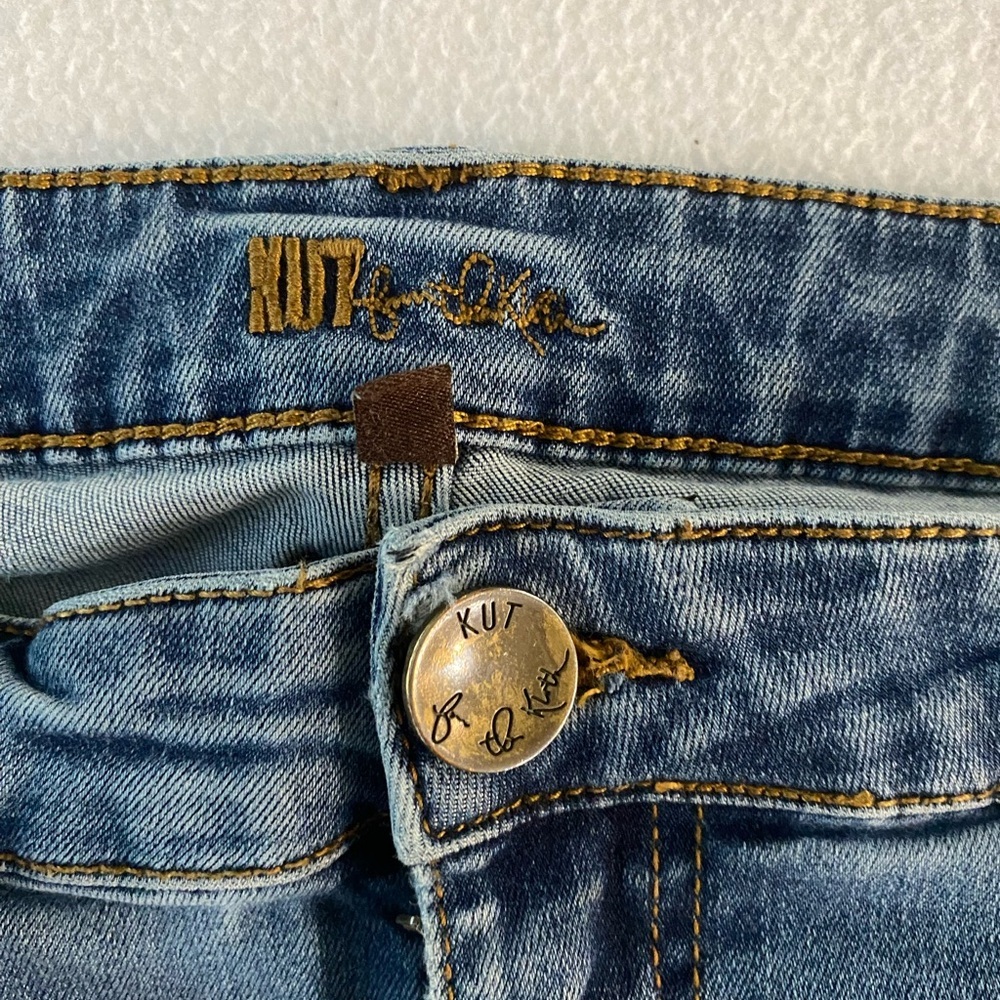 Kut from the Kloth Blue Jean Shorts Classic Cut-Off Style - Picture 6 of 11